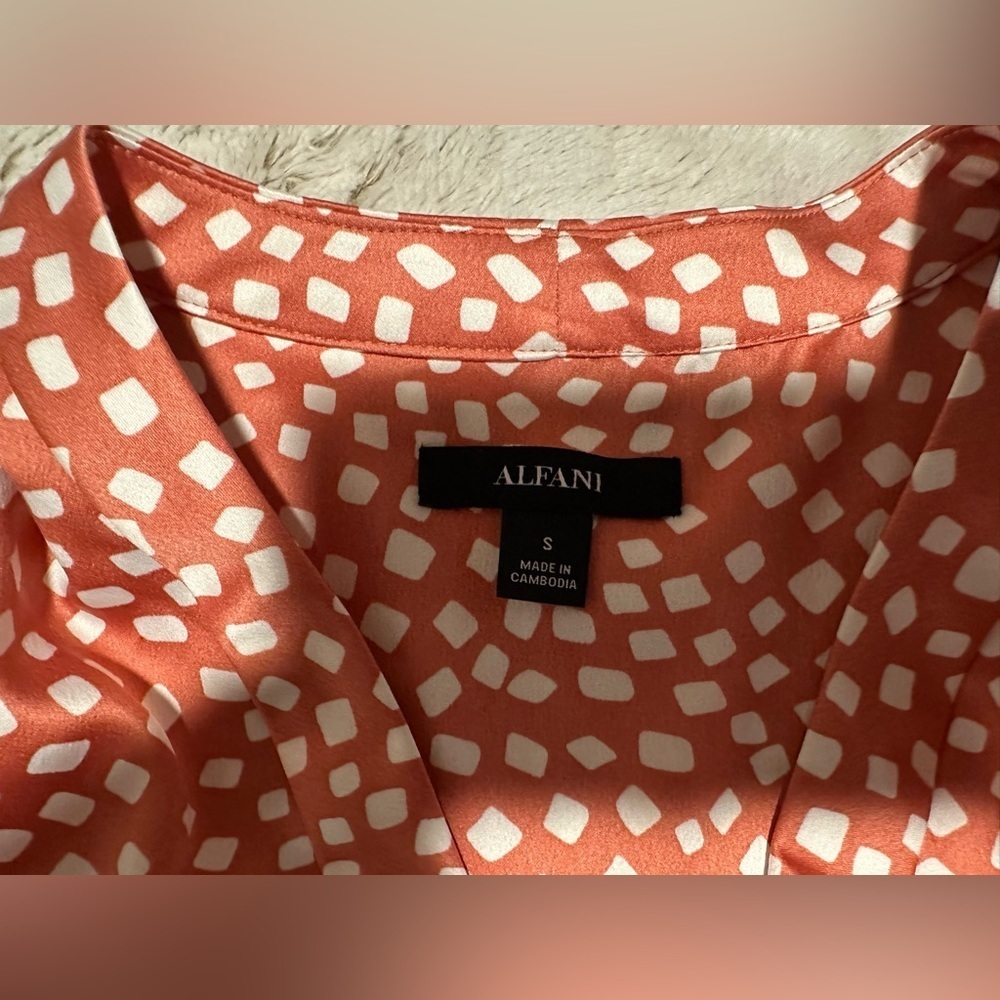 Alfani Coral and White Satin V Neck Tank  Blouse - Picture 6 of 11